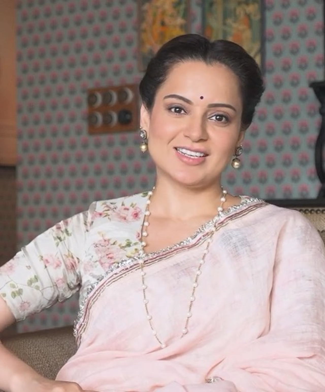 கங்கனா ரணாவத், ராகி சாவந்தின் கருத்துக்கு எதிர்ப்பு: நீங்கள் ஒரு சுவீப்பர் வேலை கூட பெறவில்லை!