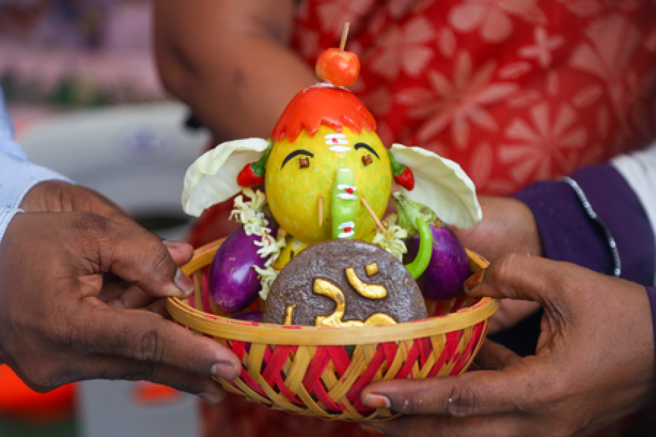 கணேஷ் சதுர்த்தி நாளில் ராகுல் காந்தி மற்றும் எதிர்க்கட்சியினர் வாழ்த்துகள் வழங்கினர்