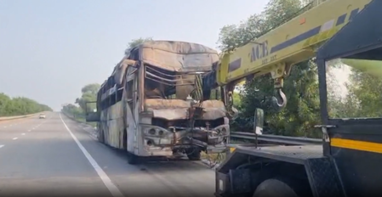 கிரேட்டர் நொயிடாவில் பேருந்து விபத்து: ஜனாதிபதி மற்றும் துணை ஜனாதிபதி இரங்கல், பிரதமர் மோடி நிவாரணம் அறிவிப்பு