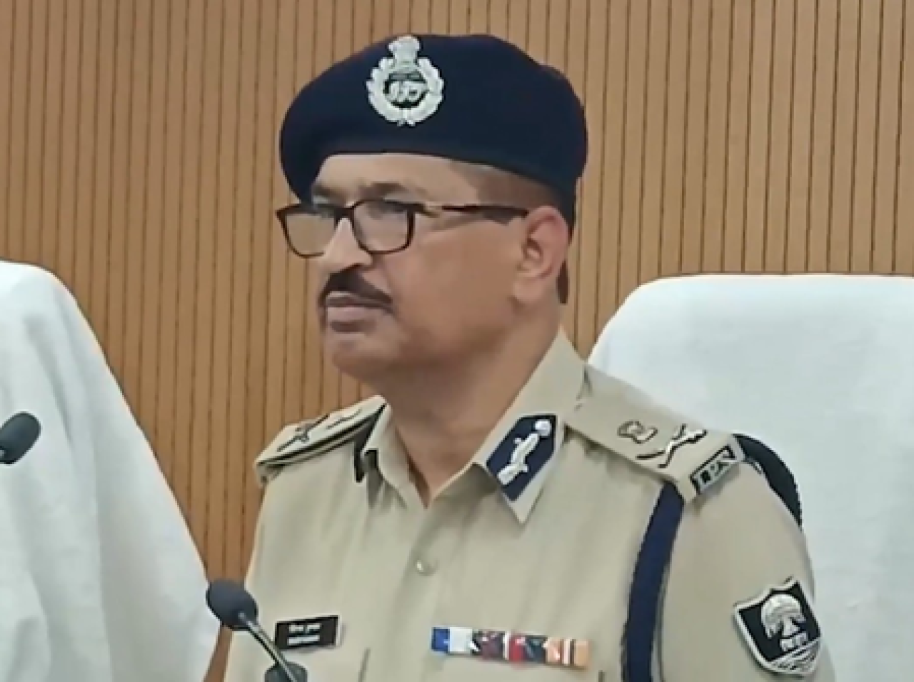 பீகாரின் போலீசாரின் தலைமை அதிகாரி வினய் குமார், விருப்ப ஓய்வுக்கு விண்ணப்பித்தார்