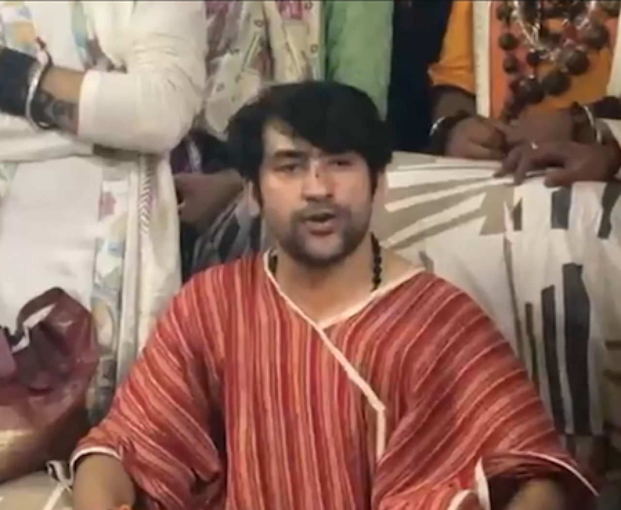 மும்பையில் கணபதி தரிசனம், பிரதமருக்கு பிறந்த நாளுக்கான வாழ்த்துகள்  
META DESCRIPTION: மும்பையில், தீரேந்திர கிருஷ்ண ஷாஸ்திரி கணபதி தரிசனம் செய்து, பிரதமர் மோடியின் பிறந்த நாளுக்கான வாழ்த்துகளை தெரிவித்தார்.