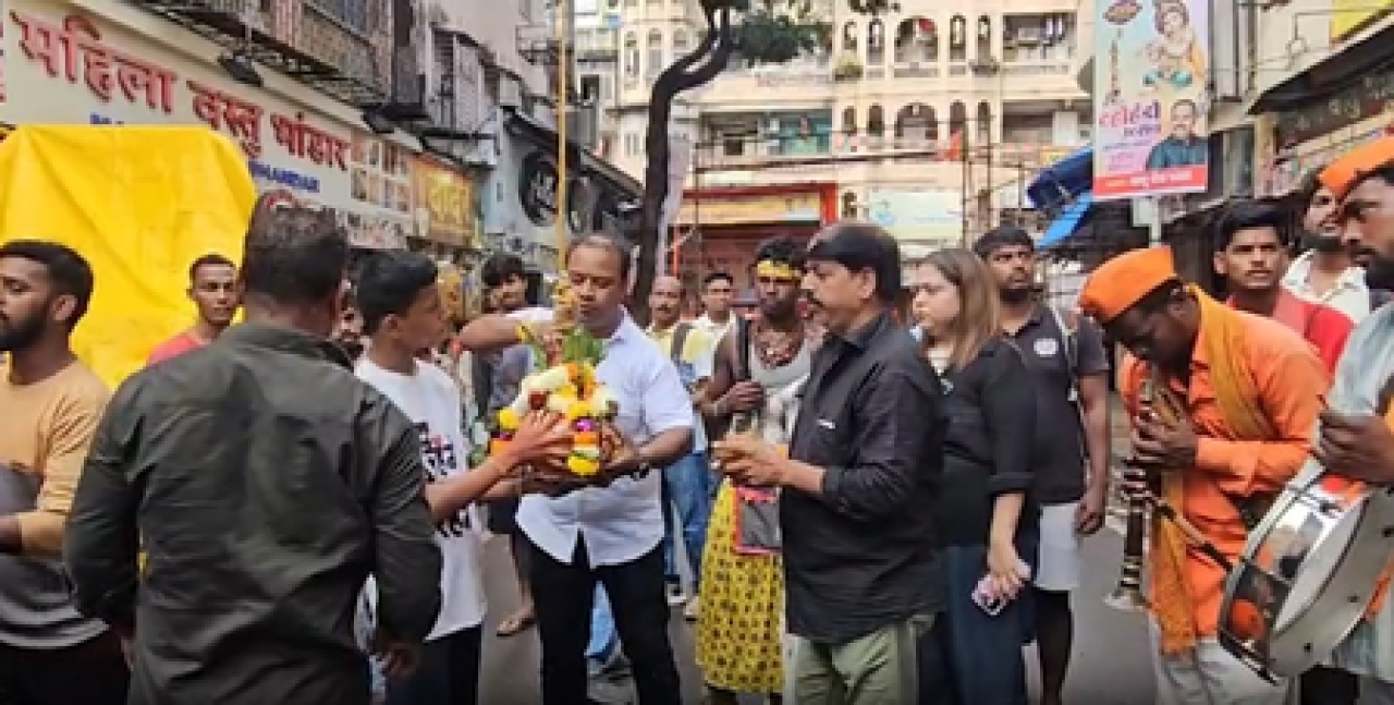 மும்பையில் தயி-ஹாண்டி விழாவுக்கான பெண்களிடையே உற்சாகம்