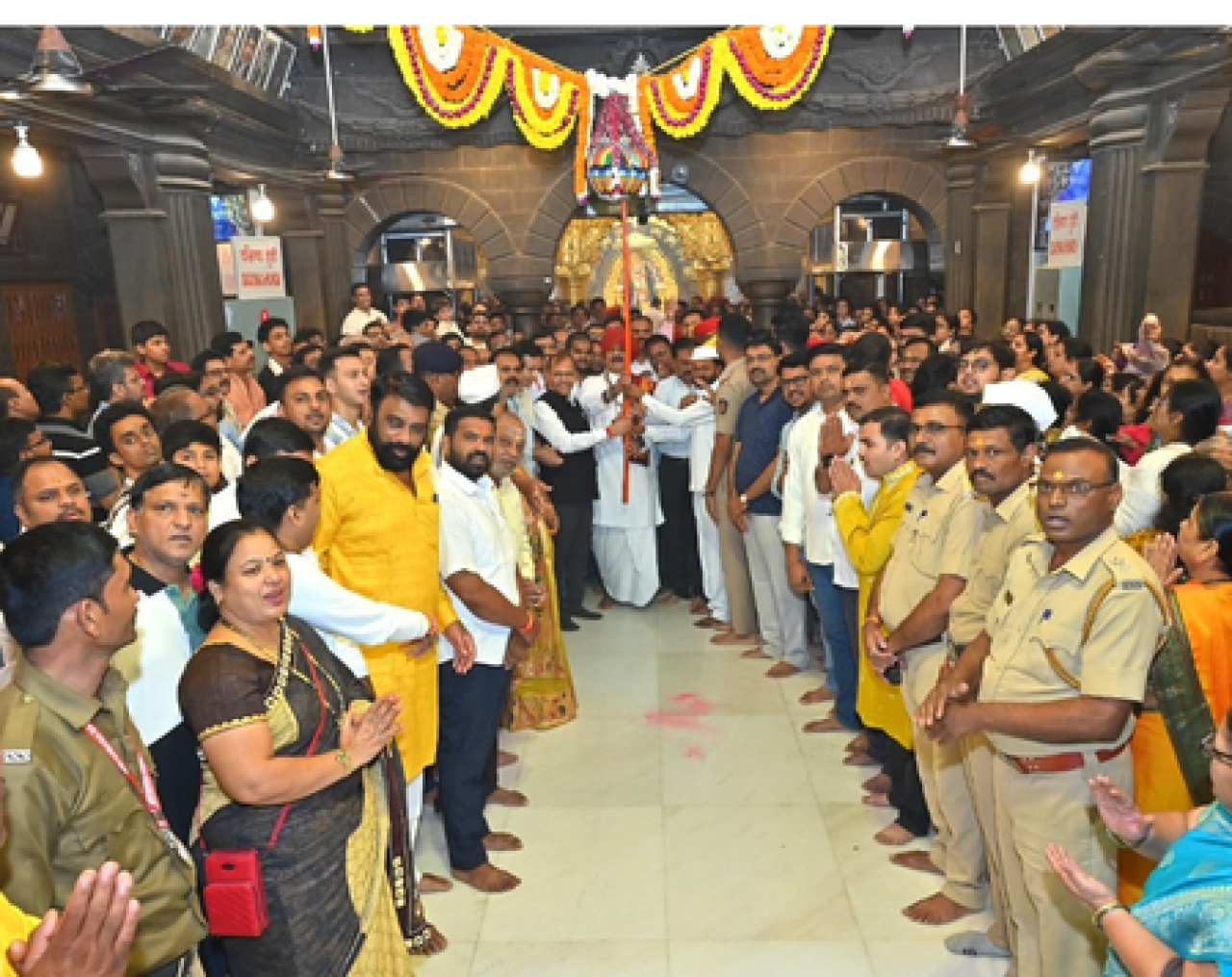 ஷிர்டியில் நந்தோட்சவம்: கீர்த்தனம் மற்றும் தஹிஹாண்டியுடன் ரதம் வெளியேற்றப்பட்டது
