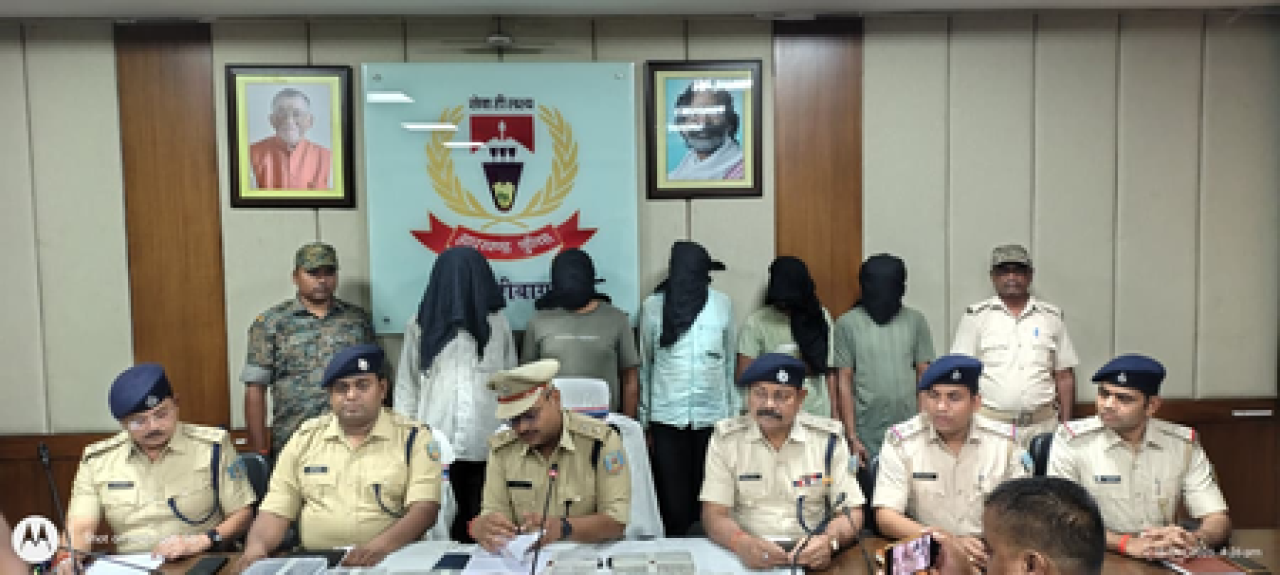 हजारीबाग: ज्वैलरी दुकान में डकैती का खुलासा, मुख्य सरगना समेत पांच गिरफ्तार, 16 लाख के जेवरात बरामद