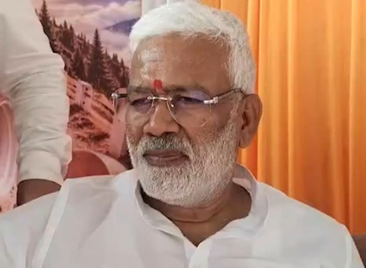 அகிலேஷின் சவாலுக்கு சுதந்திர தேவின் பதிலடி: சபா ஆட்சியில் மாநிலம் கொள்ளையடிக்கப்பட்டது
