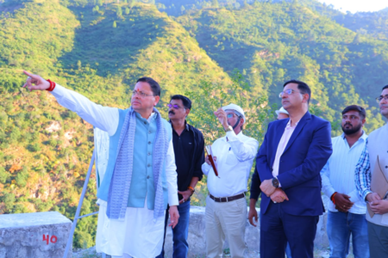 உத்தரகாண்ட்: முதல்வர் சிரீநகர்-தேவ்பிரயாக தேசிய நெடுஞ்சாலை மேம்பாட்டு பணிகளை ஆய்வு செய்தார்