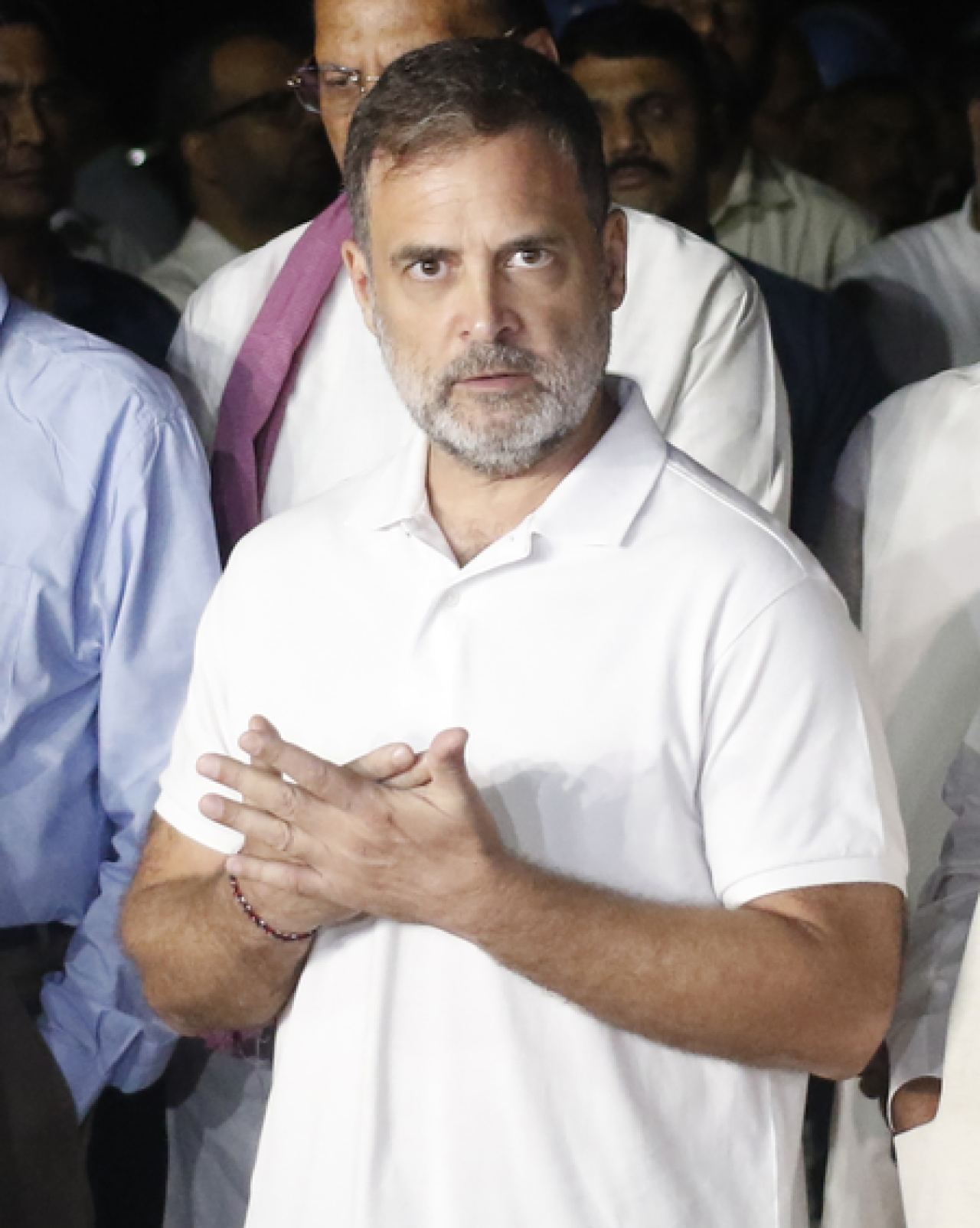 சுப்ரீம் கோர்ட் விசாரணை தள்ளி, ராகுல் காந்தி உள்ளிட்ட எதிர்க்கட்சி தலைவர்களிடம் பதில்கள் கேட்கப்பட்டது