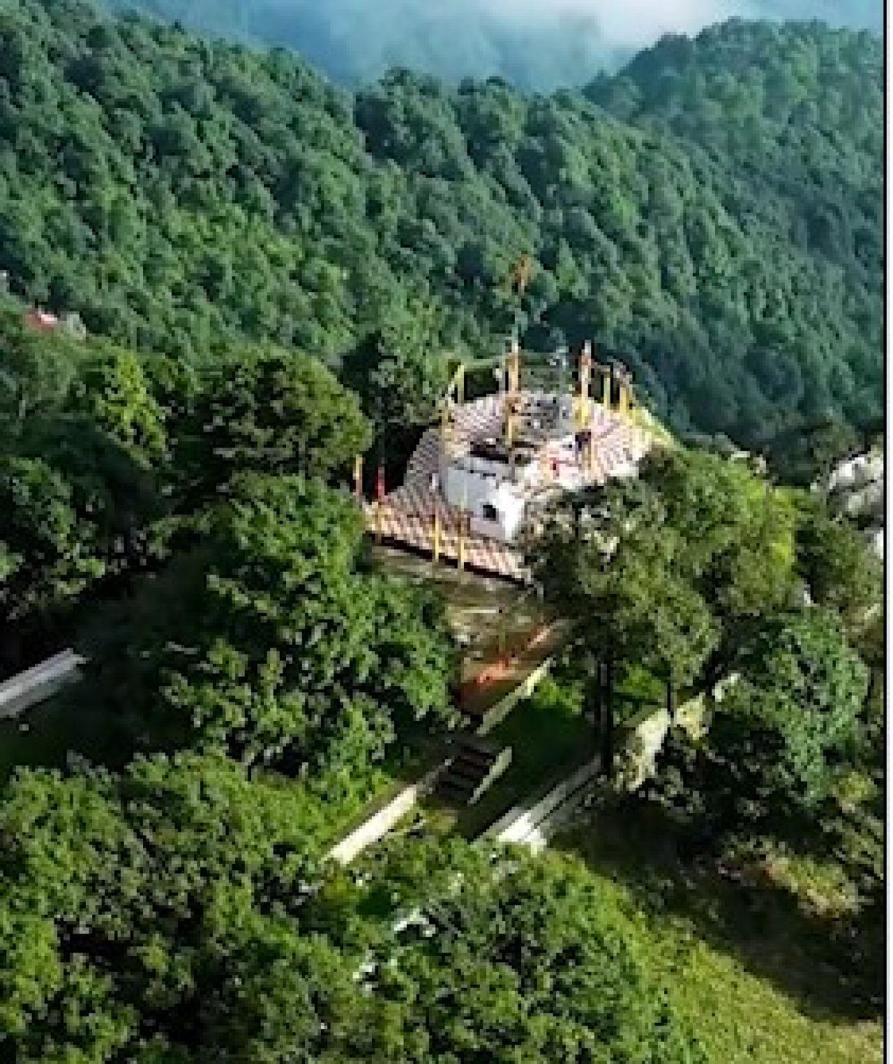 நெய்னிதால் மலைகளில் அமைந்துள்ள தேவகுரு பிரஹஸ்பதி கோவில்