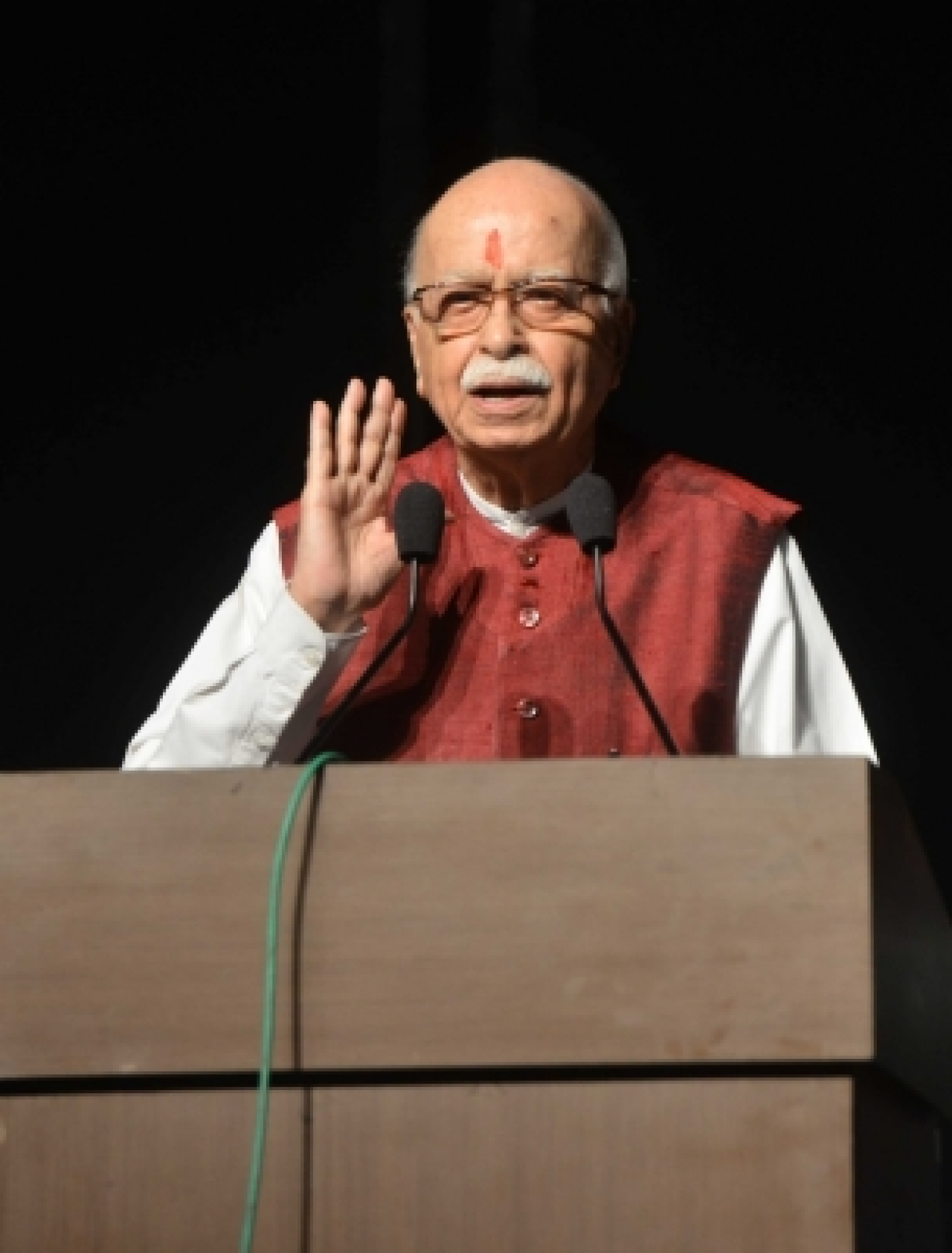 பாஜக மூத்த தலைவர் லால் கிருஷ்ண் ஆட்வாணி ஆபோலோ மருத்துவமனையில் அனுமதிக்கப்பட்டார்