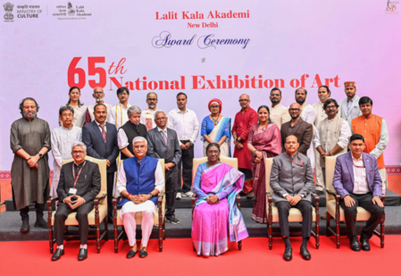 லலிதக் கலை அகாடமி விருது விழாவில் ஜனாதிபதி முர்மு, புதிய கலைஞர்களுக்கு ஆதரவு வழங்கினார்